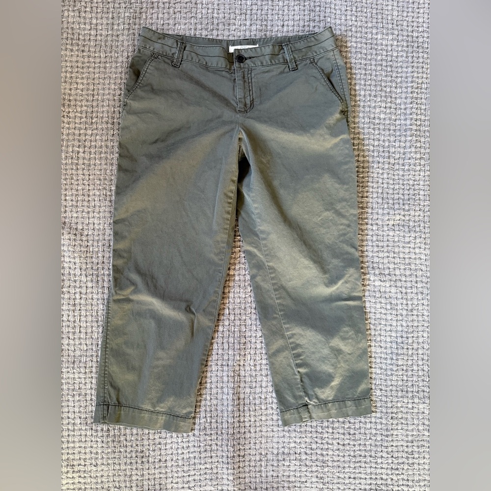 Loft Women's Green Wide-Leg Capri Pants, Size 6, with Pockets